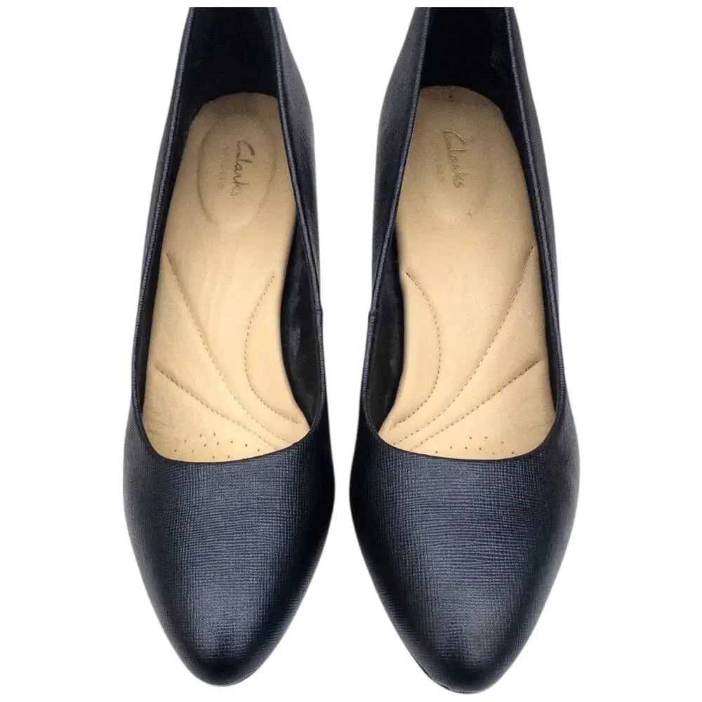 Clarks Artisian Black Textured Leather Heels Pumps Women's 5.5